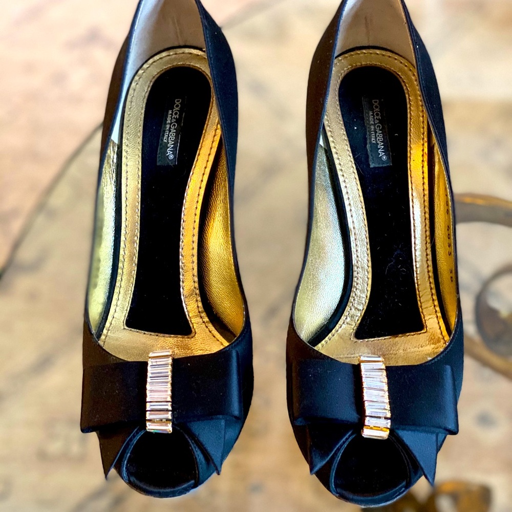 Black Satin Dolce & Gabbana Pumps
